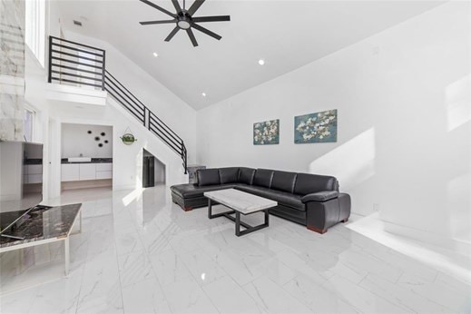 Building Photo - 15214 La Mancha Dr