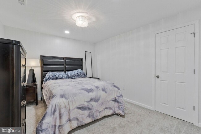Building Photo - 43612 Winthrop Ct