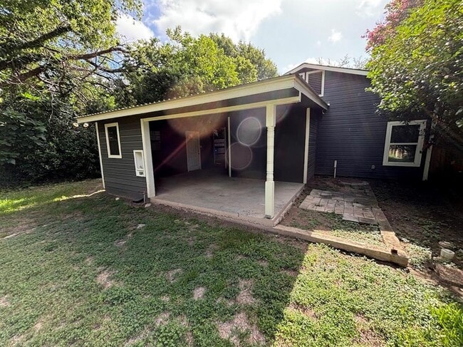 Building Photo - 5610 Montview St