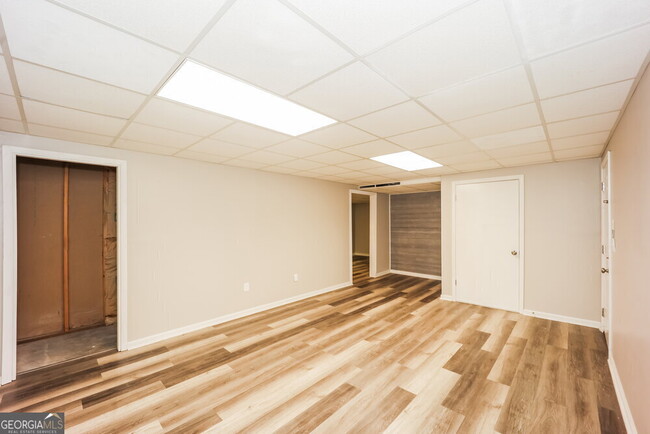 Building Photo - 120 Green Point Way