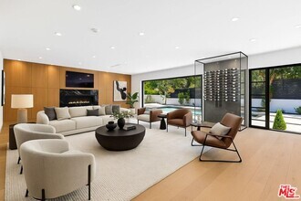 Building Photo - 1745 San Ysidro Dr