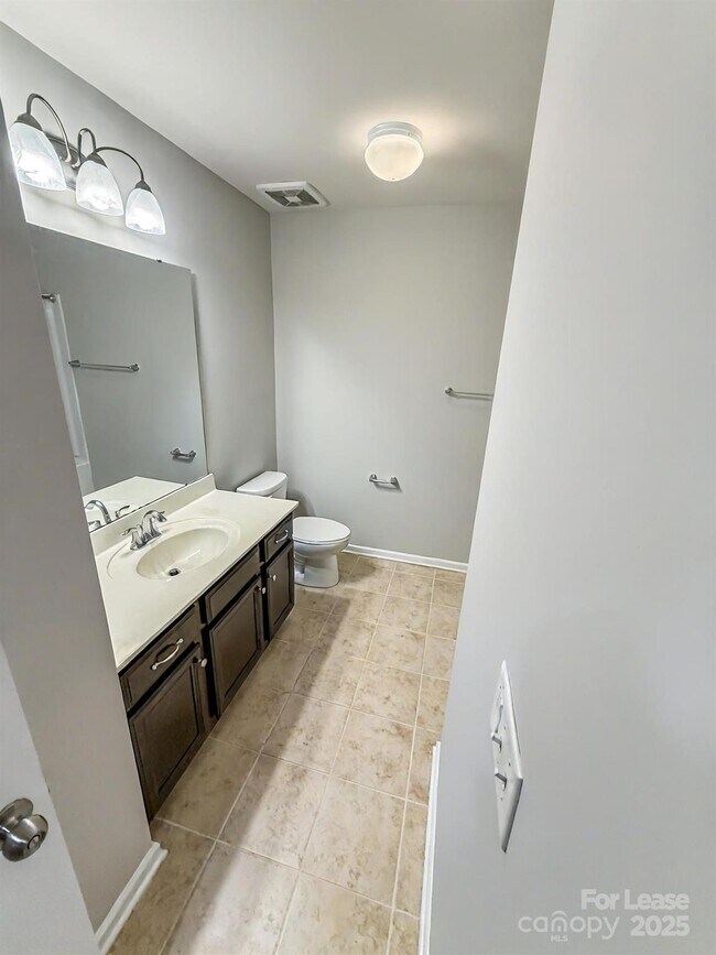 Building Photo - 2752 Sawbridge Ln