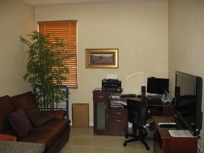Building Photo - 1118 Shoma Dr