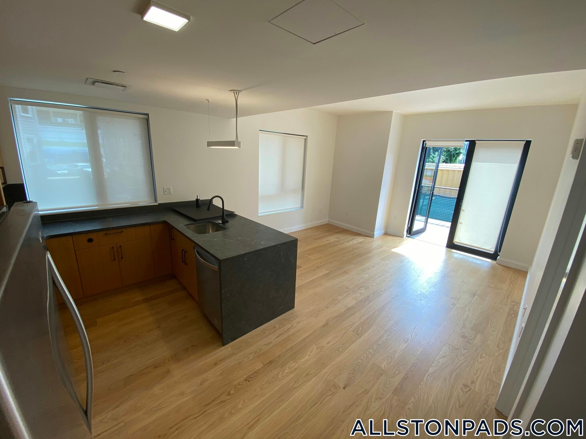 Building Photo - 83 Gardner St