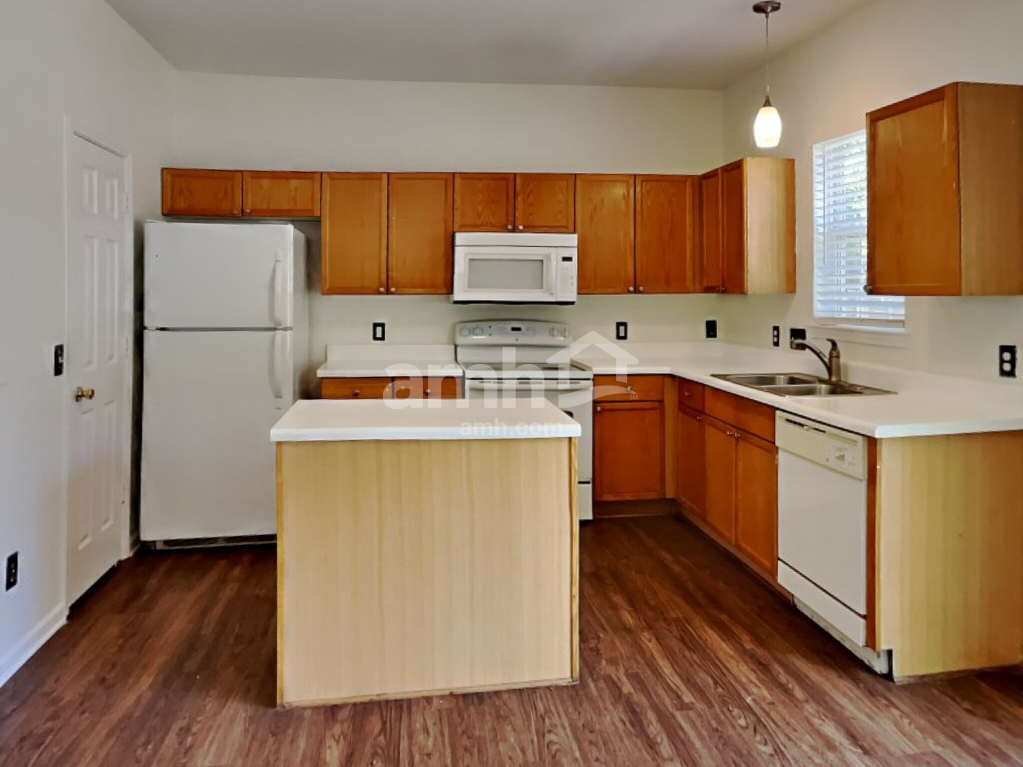Building Photo - 1517 Braveheart Ln