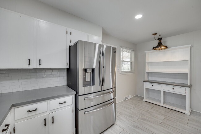 Building Photo - "Charming 3-Bedroom Home with pool in Rock Hill!"