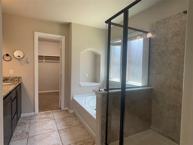 Building Photo - 9717 Delmonico Dr