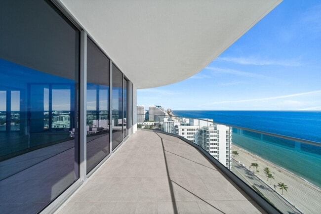 Building Photo - 151 N Seabreeze Blvd