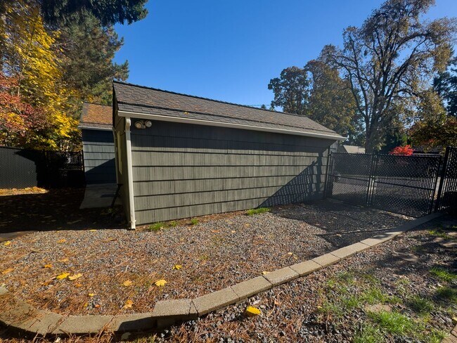 Building Photo - MOVE IN SPECIAL - Charming 2 Bed 1 Bath Home on Fenced Corner Lot in South Salem