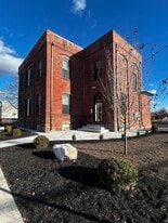 Building Photo - 246 Front St