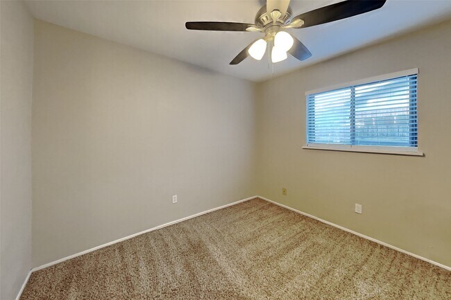 Building Photo - 5119 Cairnleigh Dr