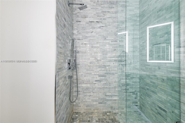 Building Photo - 851 NE 1st Ave