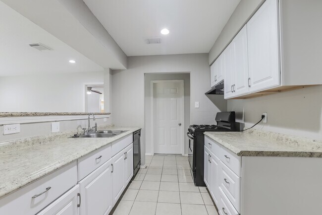 Building Photo - 3607 Dawnwood Dr