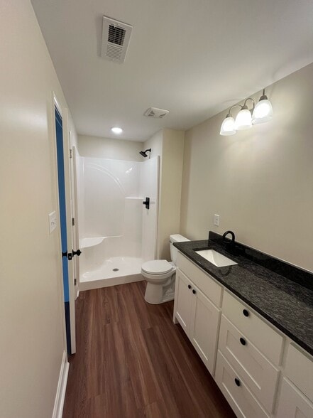 Bathroom Double Vanity - 104 Old Memphis Rd