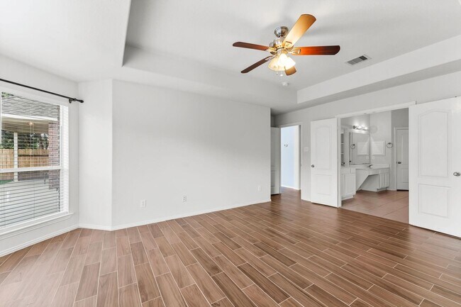 Building Photo - 29902 Legends Ridge Dr