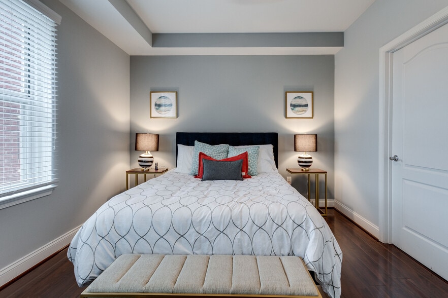 Bedroom - 1111 Oronoco St