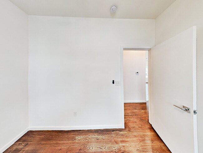 Building Photo - 304 Sciple Terrace NW