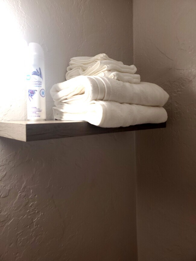 Building Photo - 1538 NE 42nd St