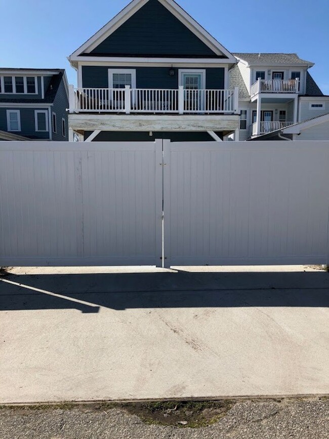 Building Photo - Buckaroe Beach!