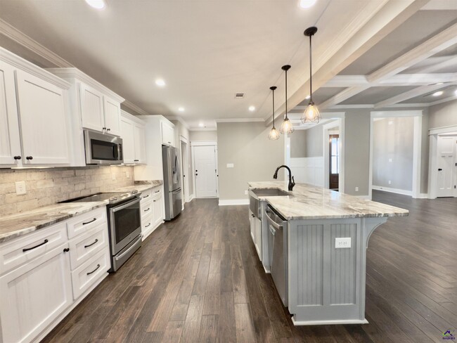 Building Photo - 408 Hawk's Nest Dr