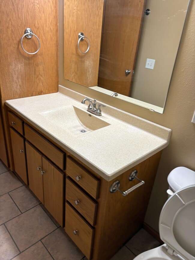 Building Photo - 1124 8th Ave SE