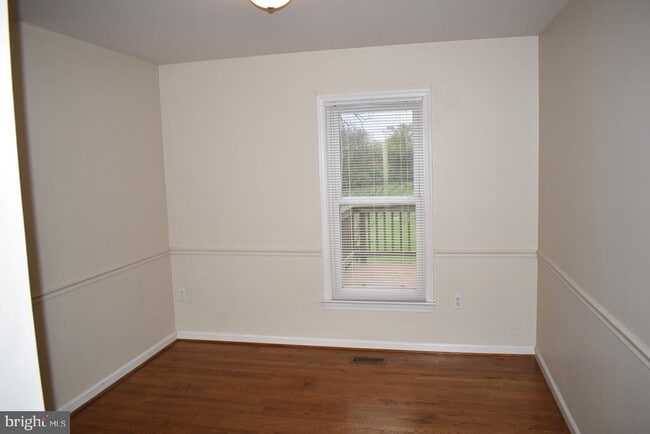 Building Photo - 8278 Waterside Ct