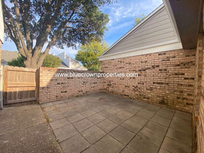 Building Photo - 2702 Stonecreek Pl