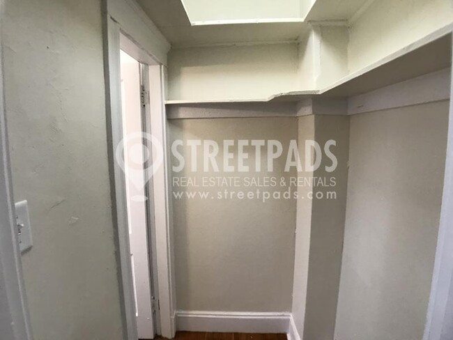 Building Photo - 1 bedroom in Boston MA 02215