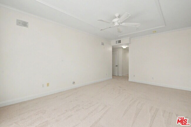 Building Photo - 1830 Pelham Ave