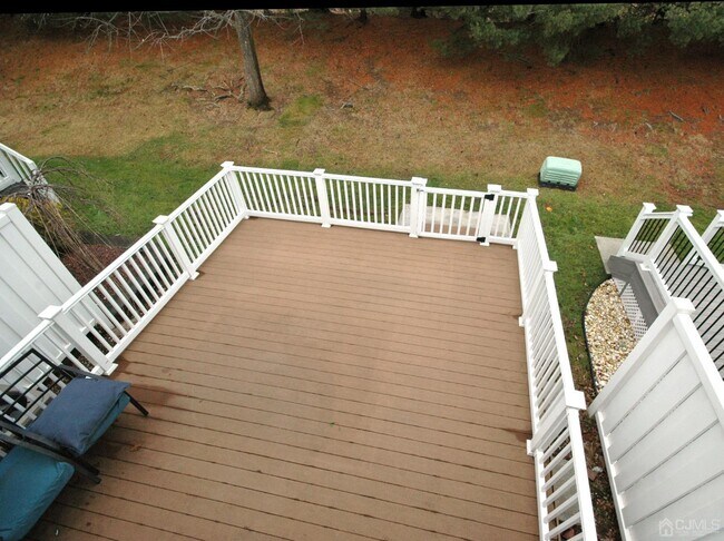 Building Photo - 17 Gardenia Ct