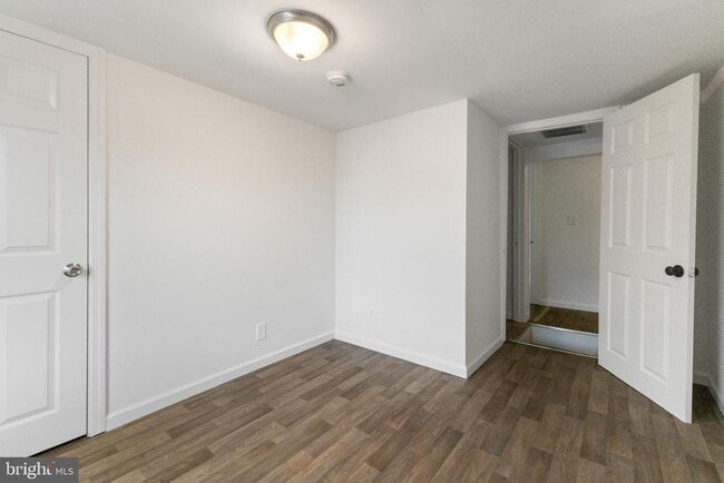 Building Photo - 211 Broad St