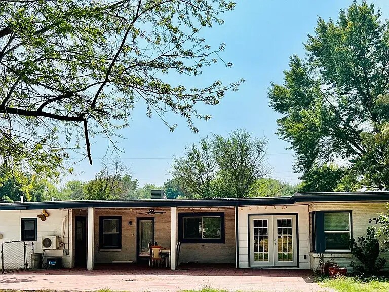 Building Photo - 3808 E Mount Vernon St