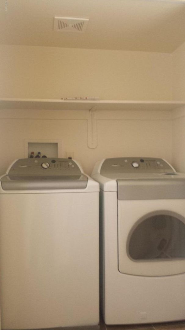 Building Photo - Spacious Marana Living with Loft & Low-Maintenance Appeal