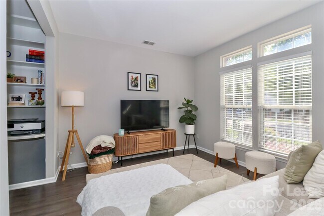 Building Photo - 17633 Delmas Dr