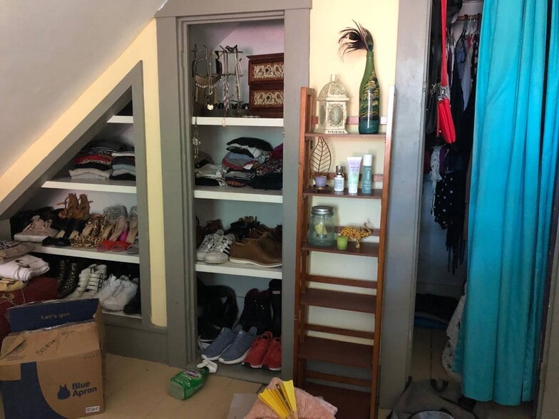 Building Photo - 127 Emery St