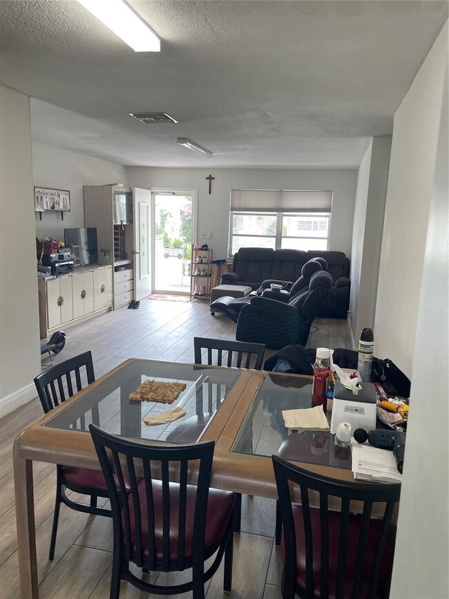 Building Photo - 4401 NW 43rd Ave