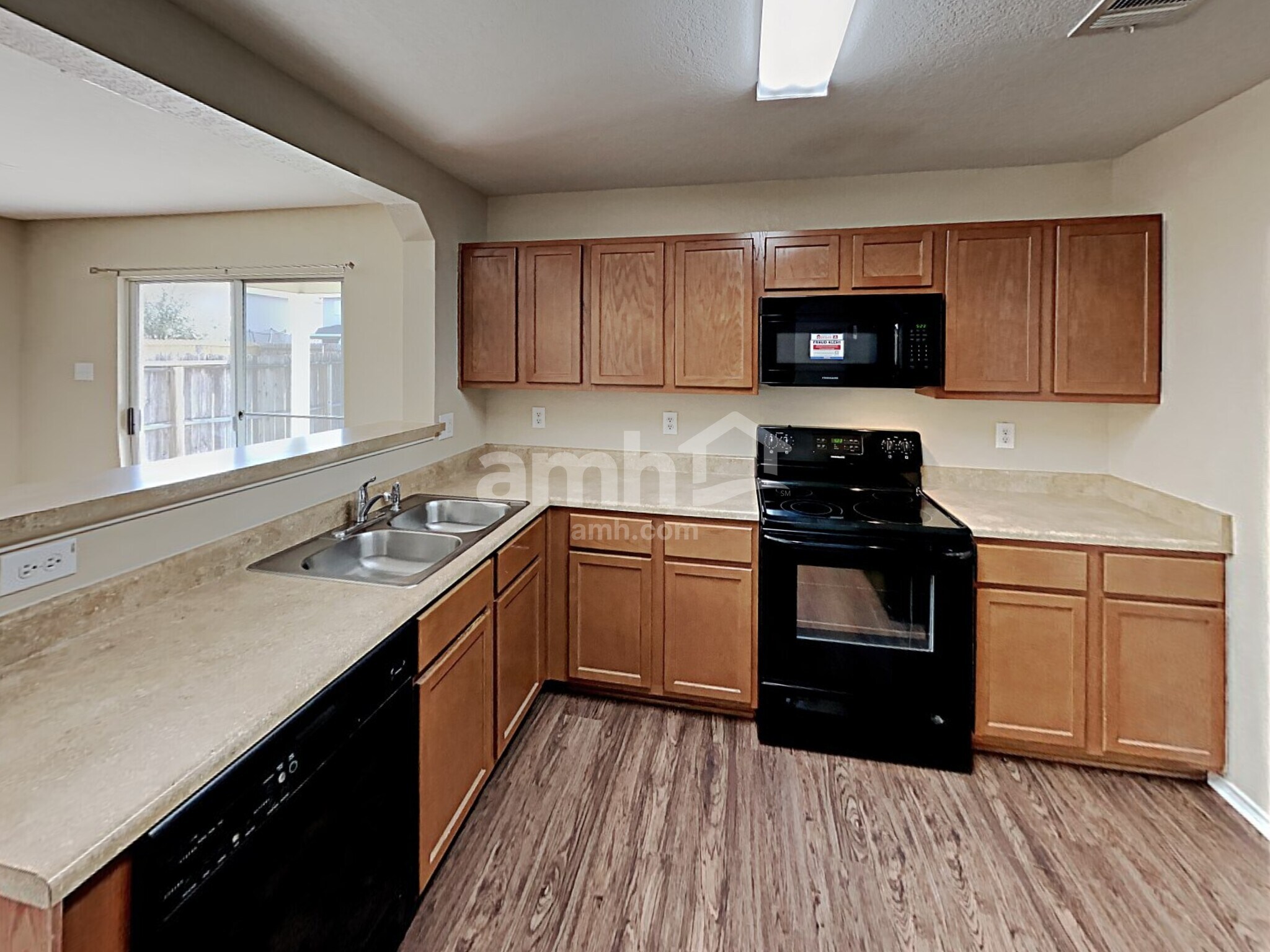 Building Photo - 9331 Juniper SPG