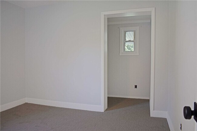 Building Photo - 905 Burchfield Rd