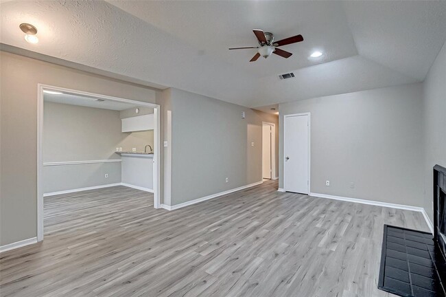 Building Photo - 11503 Meadow Ln