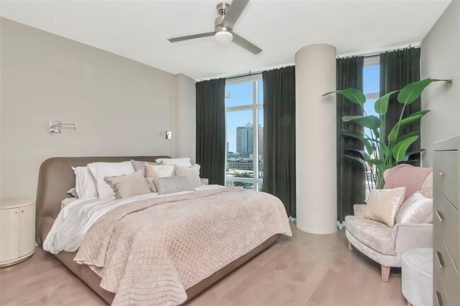 Building Photo - 1120 E Kennedy Blvd