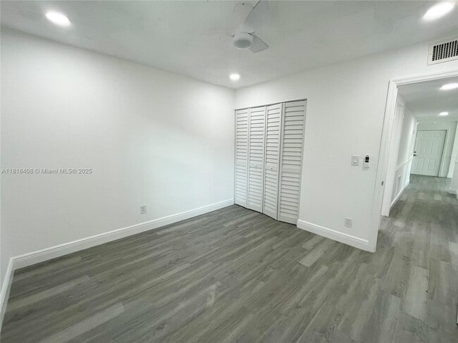 Building Photo - 7915 NW 73rd Ave
