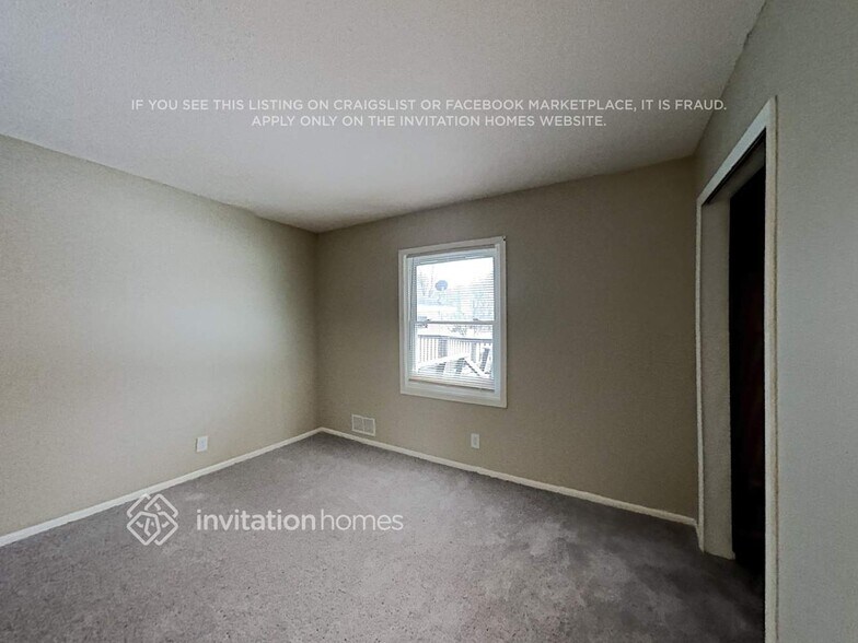 Building Photo - 224 Oak Park Dr NE