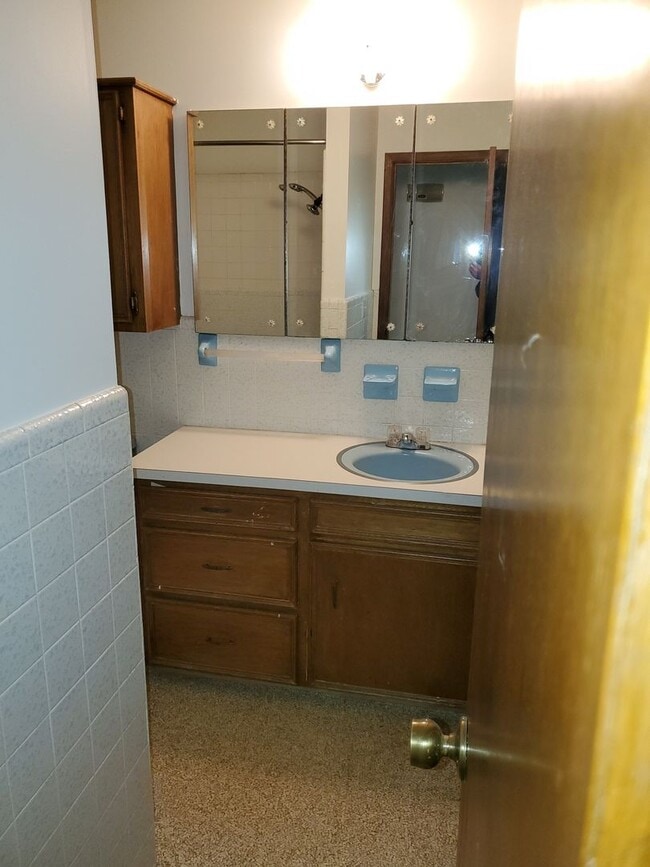 Building Photo - 1230 N Edwards