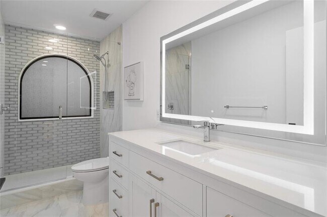 Building Photo - 6381 Via Rosa