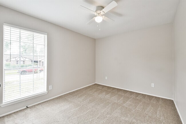 Building Photo - 6103 Fallengate Dr