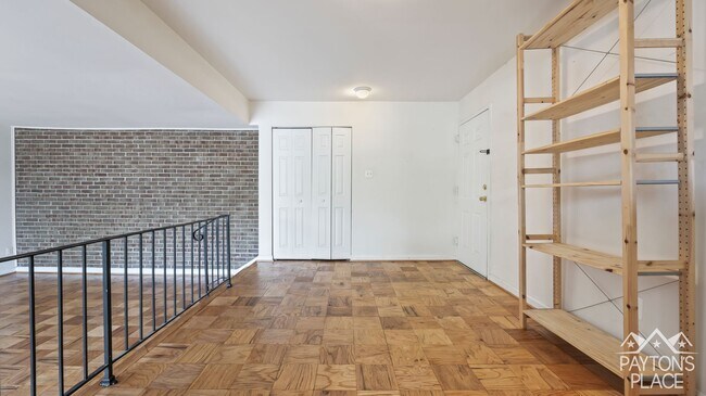 Building Photo - Spacious Condo minutes away from College Park campus