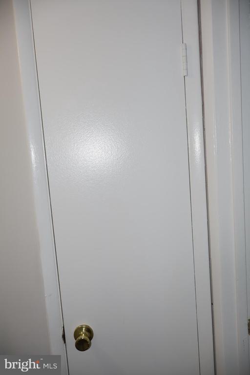 Building Photo - 4951 Americana Dr