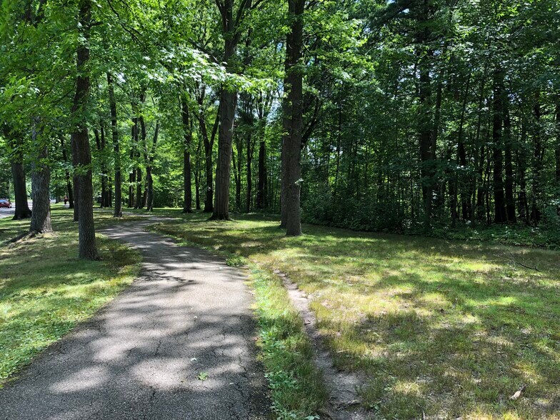 Walking path end of Street - 2518 E 124th St