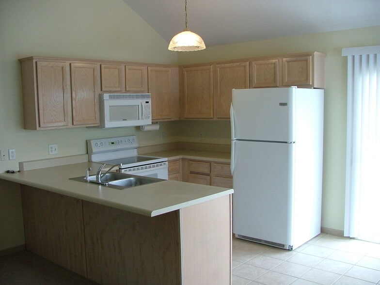 Building Photo - 3120 Eagle Ridge Dr