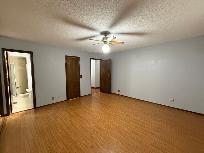 Building Photo - Must See! Welcome home to your new 3 bedroom, 2 bath home!